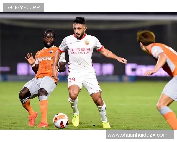 深圳足球队在世锦赛中的团队协作表现分析与启示 深圳足球队在世锦赛中的团队协作表现分析与启示