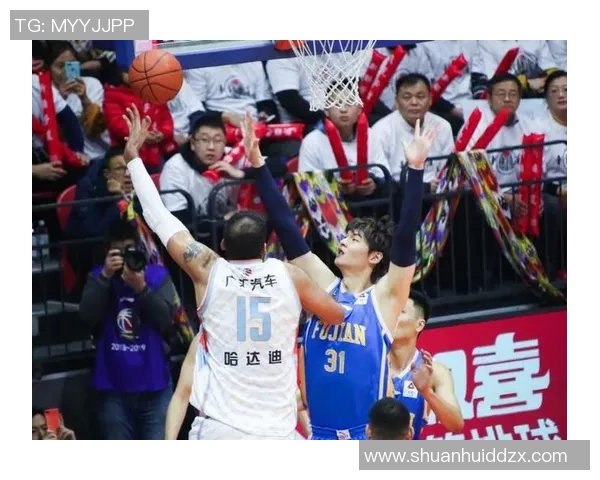 深圳篮球队在全国锦标赛积分榜上以84分稳居第一名,争夺冠军形势大好 深圳篮球队在全国锦标赛积分榜上以84分稳居第一名,争夺冠军形势大好