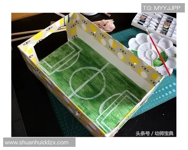 创意足球明星卡纸手工制作教程与精彩作品展示分享