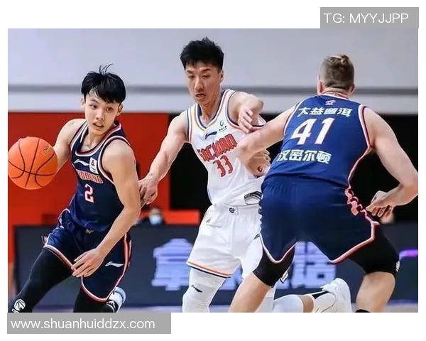 北京篮球队以79分稳居精英赛积分榜首位竞争激烈引人关注 北京篮球队以79分稳居精英赛积分榜首位竞争激烈引人关注