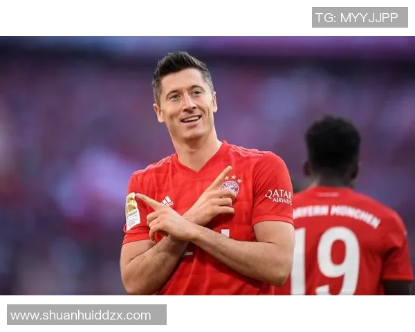 历届足球明星风采回顾珍贵照片集锦展现传奇球员的辉煌瞬间 历届足球明星风采回顾珍贵照片集锦展现传奇球员的辉煌瞬间