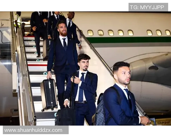 外国足球明星身着西装的魅力瞬间展现时尚与优雅的完美结合 外国足球明星身着西装的魅力瞬间展现时尚与优雅的完美结合