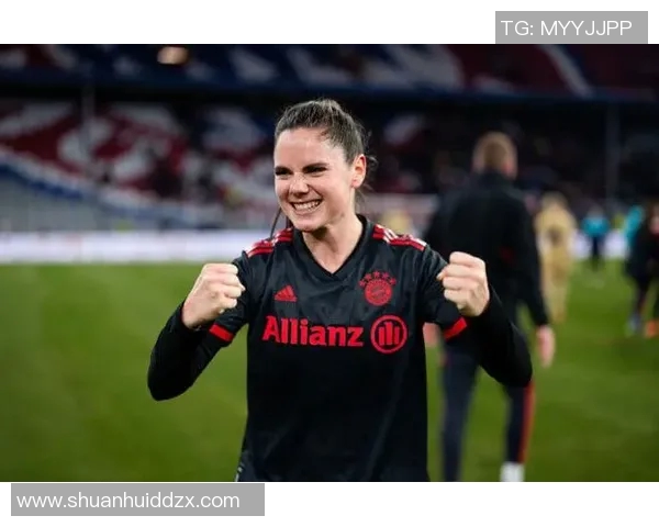 女足球明星的风采与魅力展现她们在绿茵场上的无畏与坚持 女足球明星的风采与魅力展现她们在绿茵场上的无畏与坚持