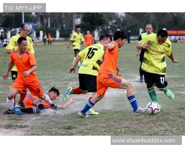 抱罗足球:探索这项运动背后的激情与文化魅力 抱罗足球:探索这项运动背后的激情与文化魅力